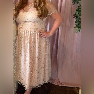 Gal meets glam adorable penelope embroidered flower dress 🌸🌸🌸